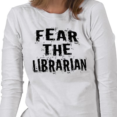 funny_librarian_t_shirt-p23572